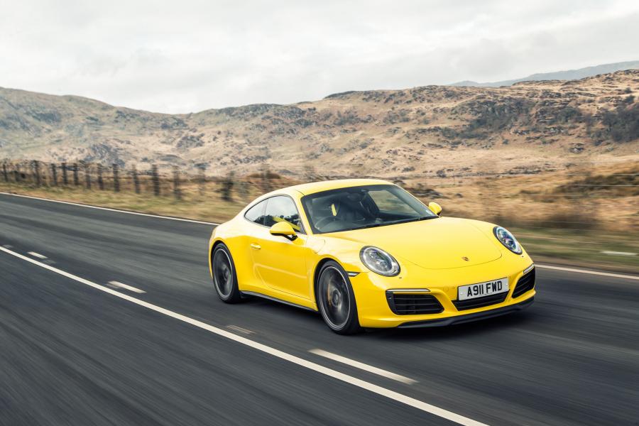  Porsche 911 Carrera 4S Coupe 2016 года  (UK) (фото 6 из 27)